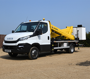 Chassis mounted lift from Versalift - IVECO