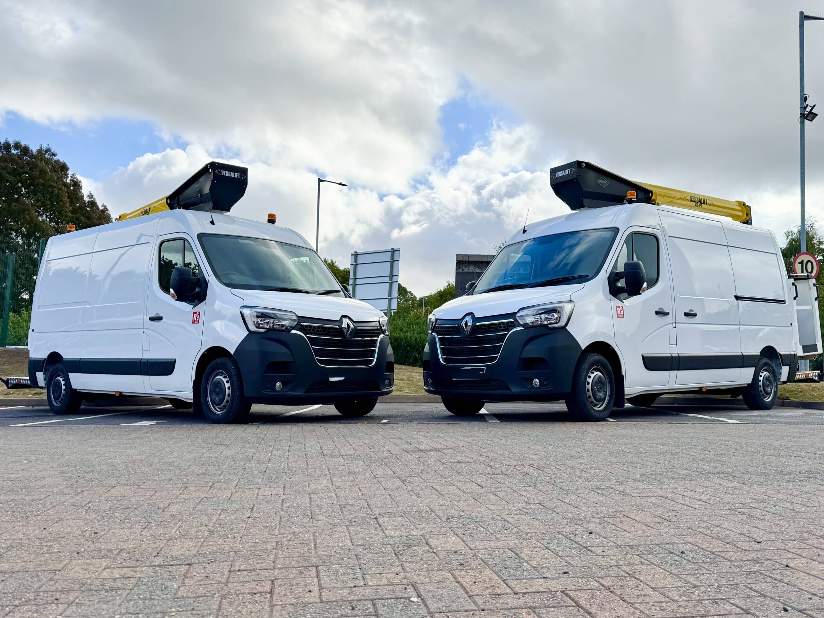 ATEC's Two Versalift VTE MEWPS