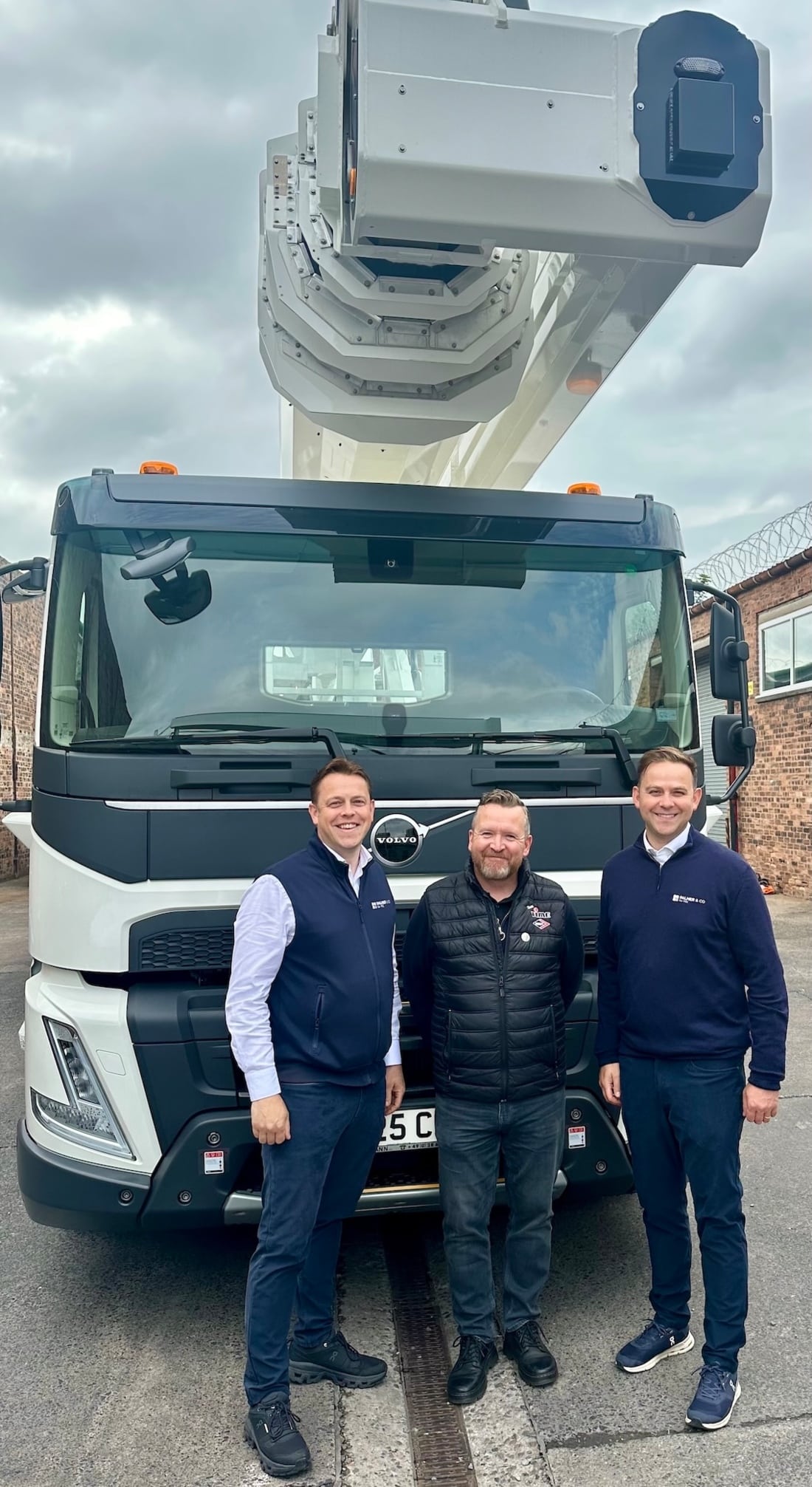 Palmer & Co Managing Director with RUTHMANN T 570