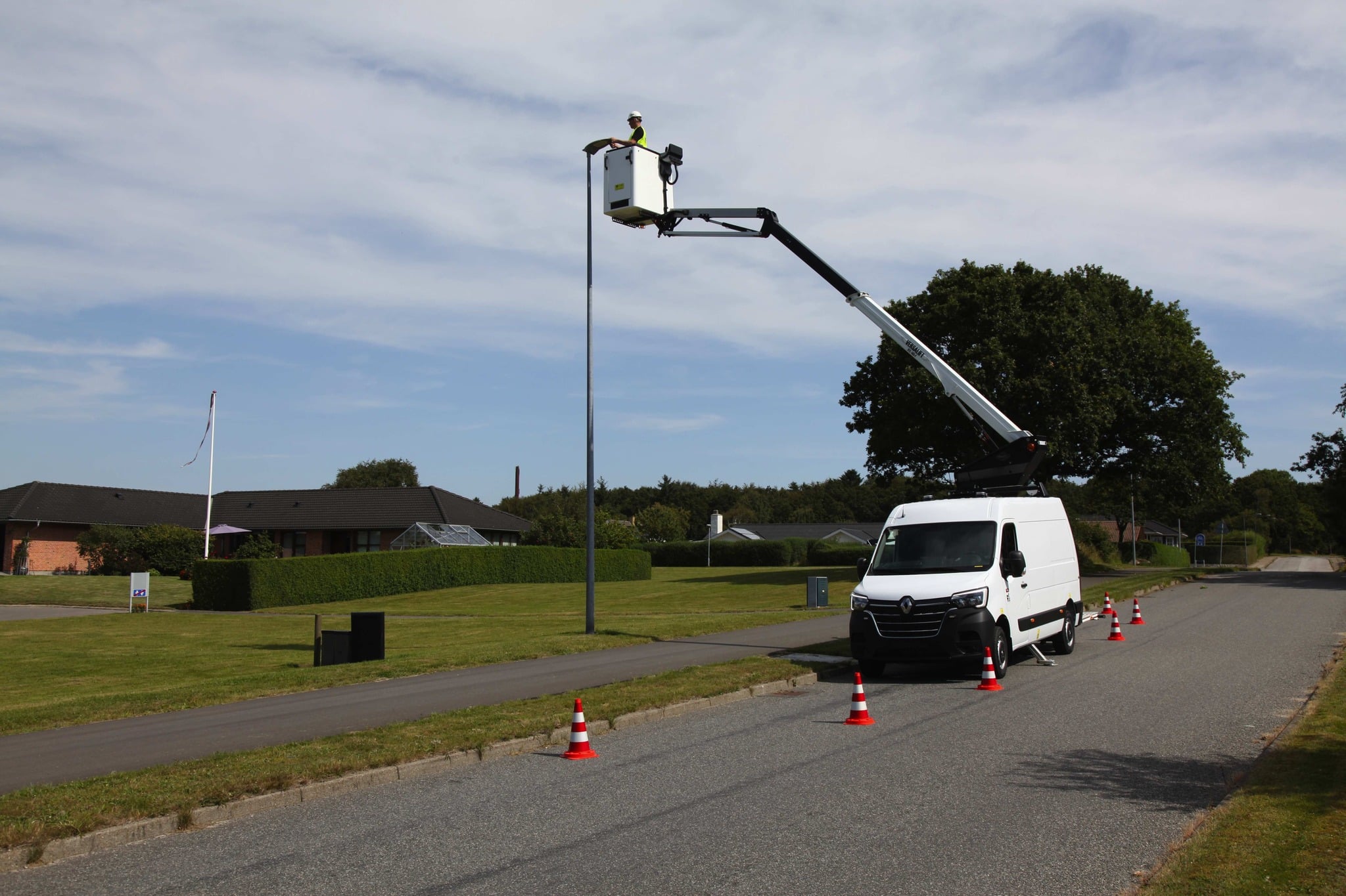 Versalift Street Lighting Image